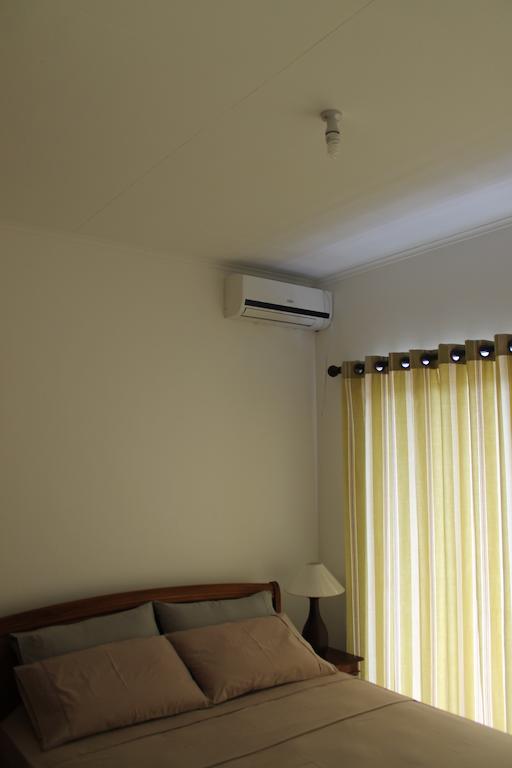 Central Self Catering Apartments Felicite Island Exterior foto