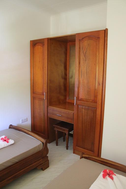 Central Self Catering Apartments Felicite Island Zimmer foto