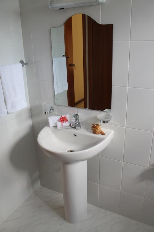Central Self Catering Apartments Felicite Island Zimmer foto