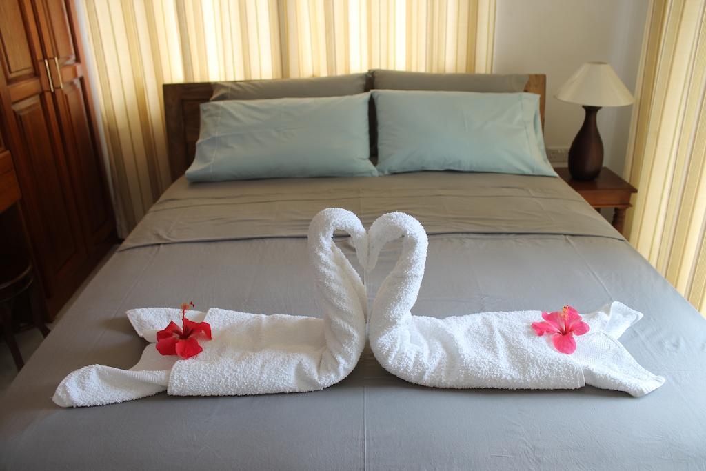 Central Self Catering Apartments Felicite Island Zimmer foto