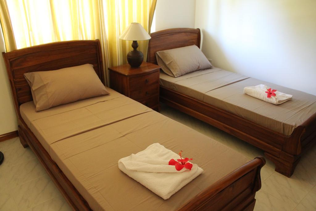 Central Self Catering Apartments Felicite Island Zimmer foto