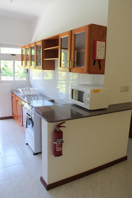 Central Self Catering Apartments Felicite Island Zimmer foto
